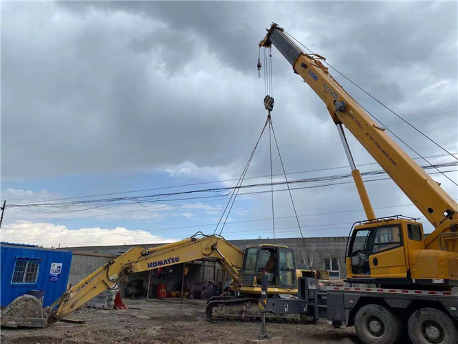 吉木乃县25吨吊车的工作半径是多少？